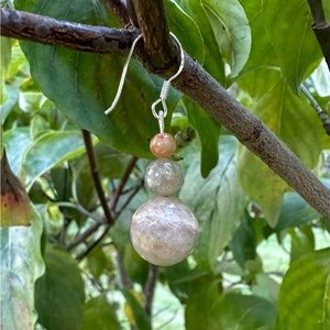 Dangling earrings. Semi precious stones. New. Caroline ROUSSEL Jewelry.